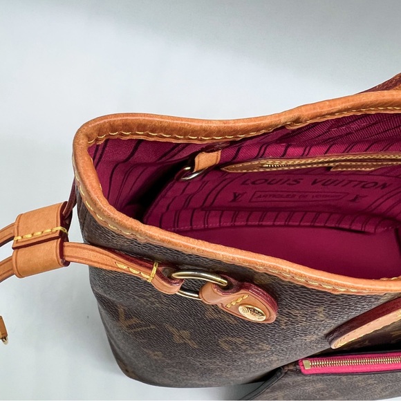 Louis Vuitton Neverfull PM Monogram Shoulder Bag with Pouch - Picture 11 of 17